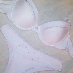 NWOT! White bra & panty set w/rhinestones!